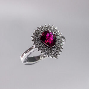 anello charlotte Cara Preziosi, di rubino naturale e diamanti naturale con Taglio a goccia rubino e brillante diamanti